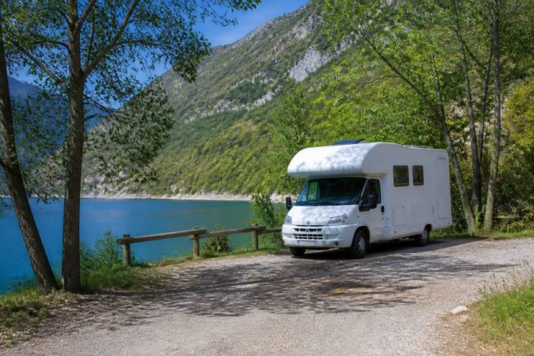 Camping car reglementation : tout ce qu'il faut savoir avant de partir