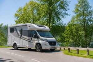 Camping car poids : comprendre les critères essentiels pour bien choisir
