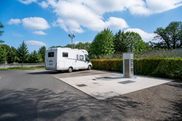 Aire camping-car lille : où stationner et faire le plein de services à proximité de la métropole lilloise