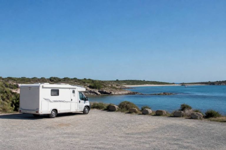 Aire camping-car Bretagne bord de mer : les meilleures étapes pour stationner au plus près de l’océan