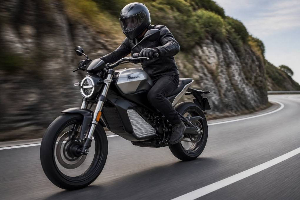 Moto électrique 125 capable d’atteindre 130 km/h : les modèles à connaître