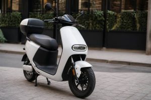 Scooter 50cc electrique : guide d’achat, autonomie et meilleures marques