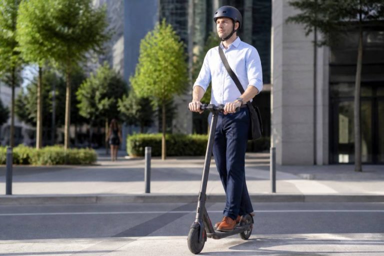 Evo scooter : guide complet pour choisir le modèle adapté à vos besoins