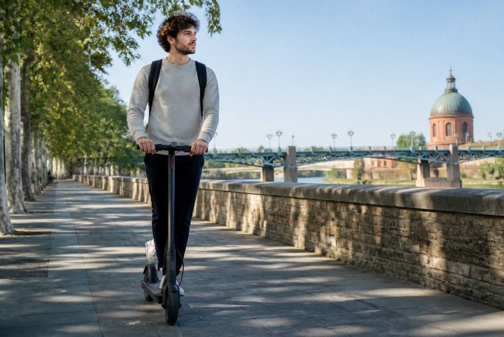 Scooter electrique toulouse : guide pour choisir le modèle idéal en ville