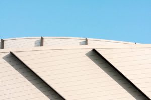 Comment le cool roof réduit la chaleur dans les bâtiments